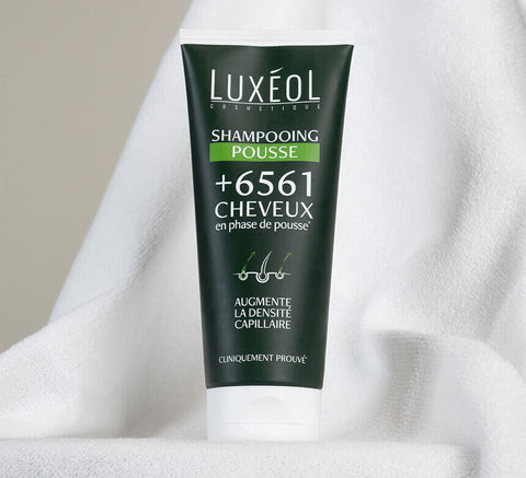 Luxéol shampoo tube on towel, ready to use.