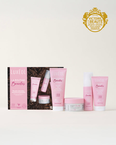 Cirtainu matu kopšanas rutīna ceļojuma izmērs